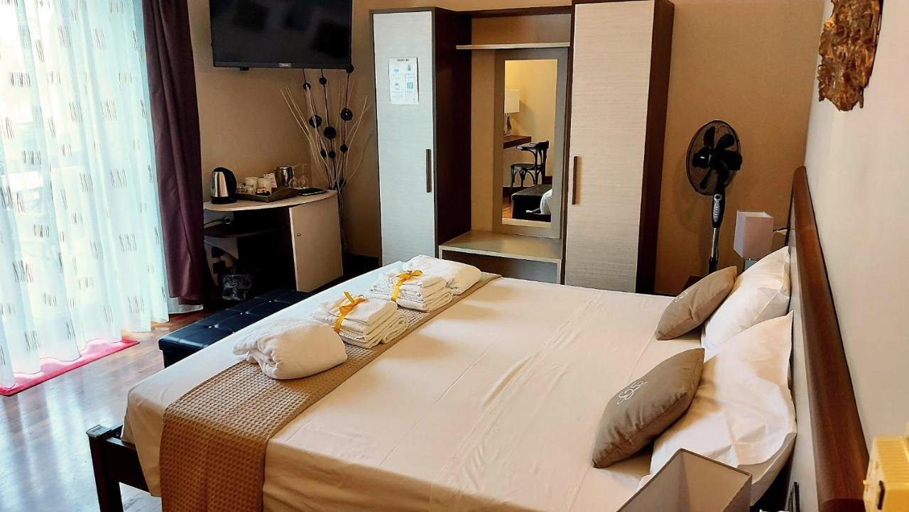 Attico Barocco Bed and Breakfast Lecce Eksteriør billede